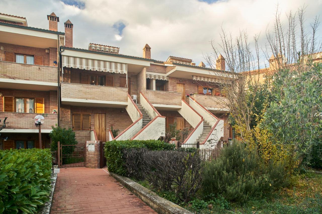 Little Brick House On Siena Hills With Balconies Apartment Luaran gambar