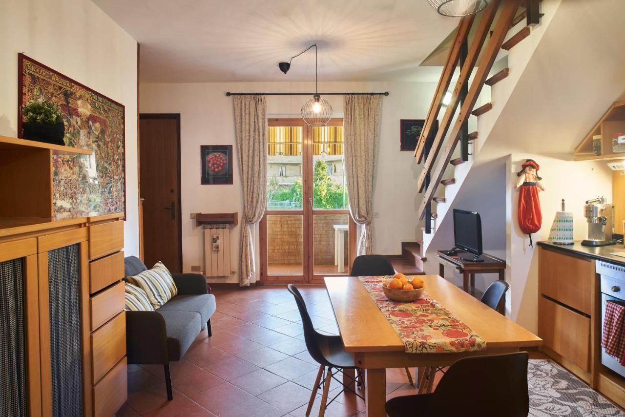 Little Brick House On Siena Hills With Balconies Apartment Luaran gambar