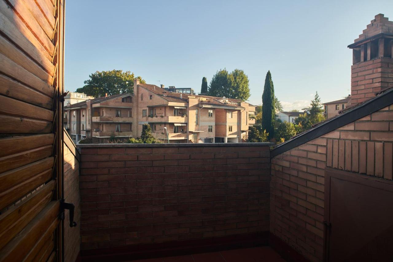 Little Brick House On Siena Hills With Balconies Apartment Luaran gambar